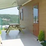 营地 & *